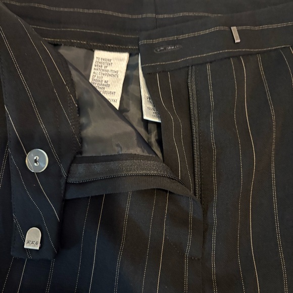 Jones New York Black Pinstripe Women’s Suit - Picture 7 of 10